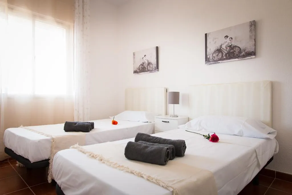 Holidays2Torremolinos Apartamento De 3 Dormitorios Con Terraza Y Piscina Comunitaria Spain