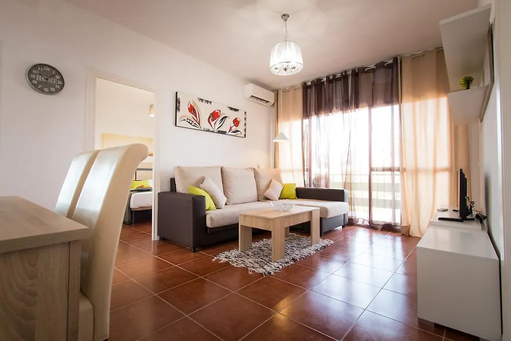 Appartement Holidays2Torremolinos Apartamento De 3 Dormitorios Con Terraza Y Piscina Comunitaria Spanje